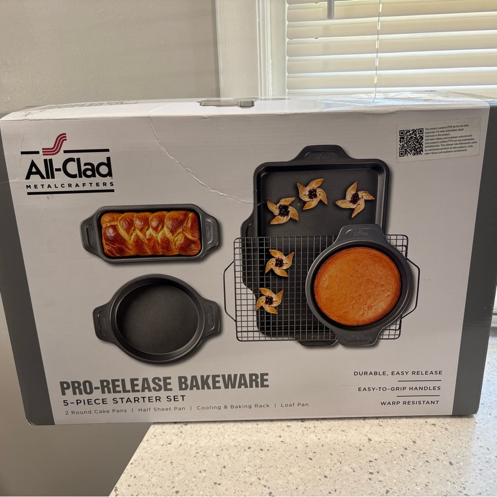 READ ENTIRE Listing- NIB All-Clad Pro-Release Bakeware Set in Dark Gray